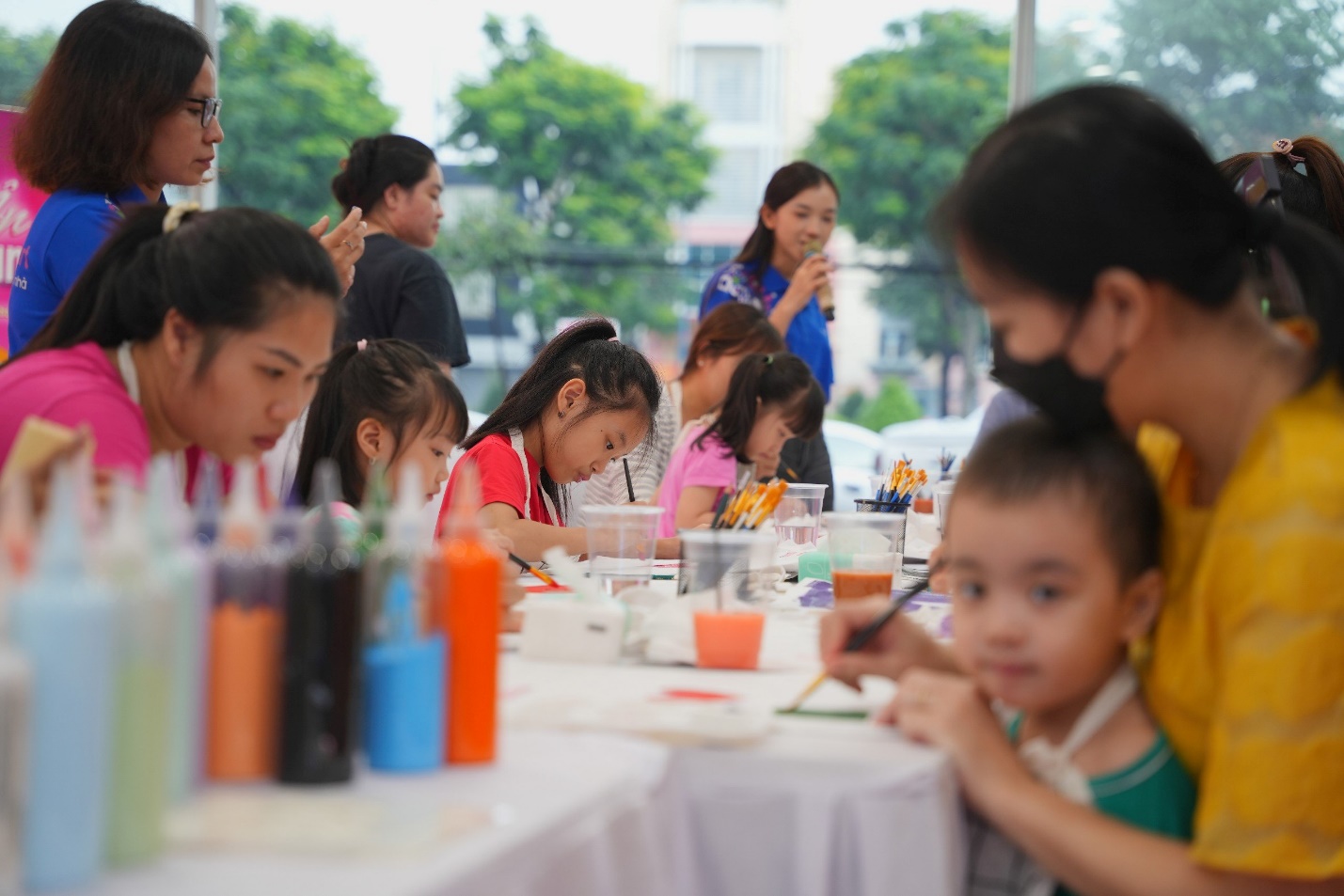 Chương trình “Tri ân từ trái tim” của Saigon Co.op thu hút khách hàng - Ảnh 2.