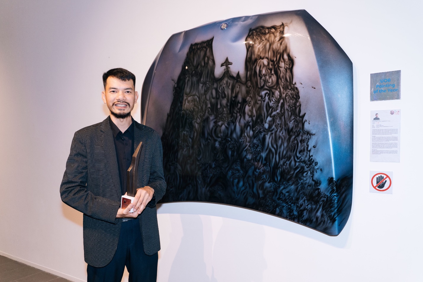 Tác phẩm nghệ thuật vẽ nhà thờ lớn Hà Nội trên nắp capo ô tô đoạt giải UOB Painting of the Year năm đầu tiên tại Việt Nam - Ảnh 3.