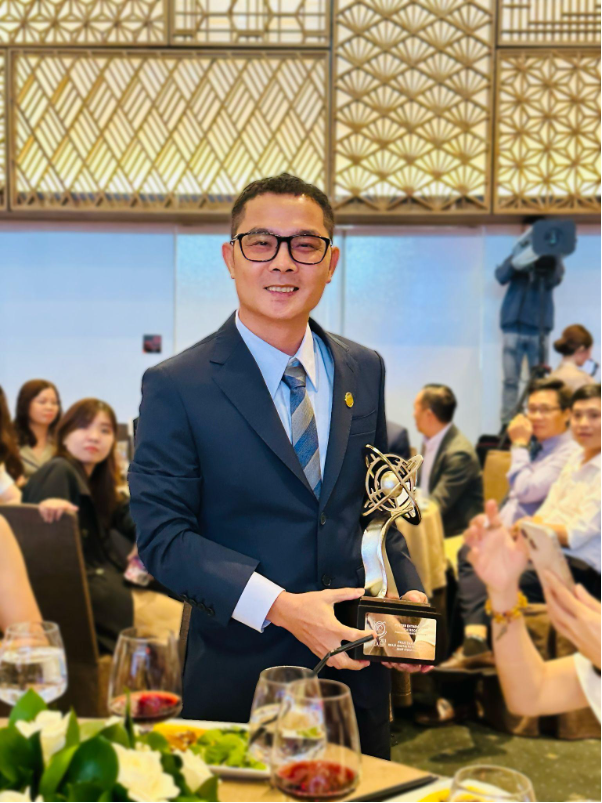 Chủ tịch MFast nhận giải Doanh nhân xuất sắc Châu Á tại APEA 2023 - Ảnh 4.