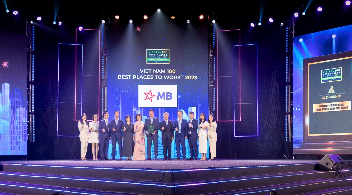 MB lọt top Nơi làm việc tốt nhất Việt Nam năm 2023 - Ảnh 1.