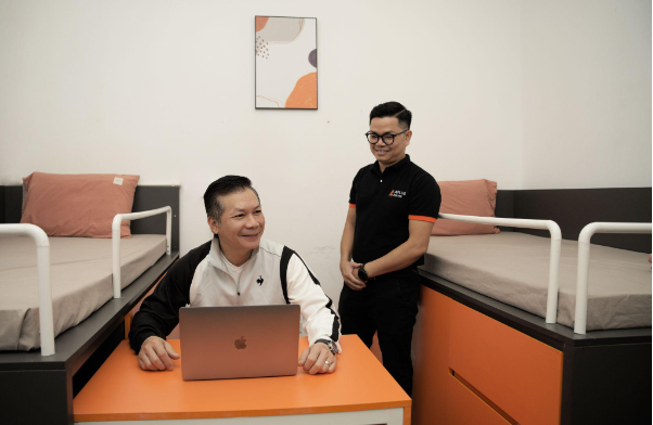 Shark Hưng đích thân khảo sát startup nền tảng thuê nhà Aplus Home - Ảnh 3.