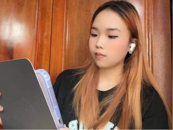 Youtuber Emily Nè và A Síng Đi Đại Hàn chuộng tai nghe TWS siêu chống ồn, pin siêu trâu   - Ảnh 2.