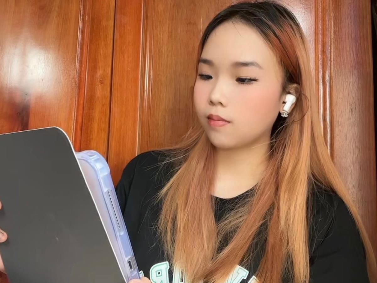 Youtuber Emily Nè và A Síng Đi Đại Hàn chuộng tai nghe TWS siêu chống ồn, pin siêu trâu - Ảnh 2.