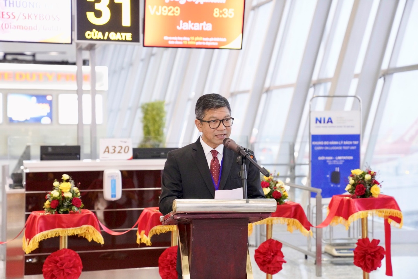 Vietjet khai trương thêm đường bay kết nối Việt Nam với Jakarta, Busan - Ảnh 1.