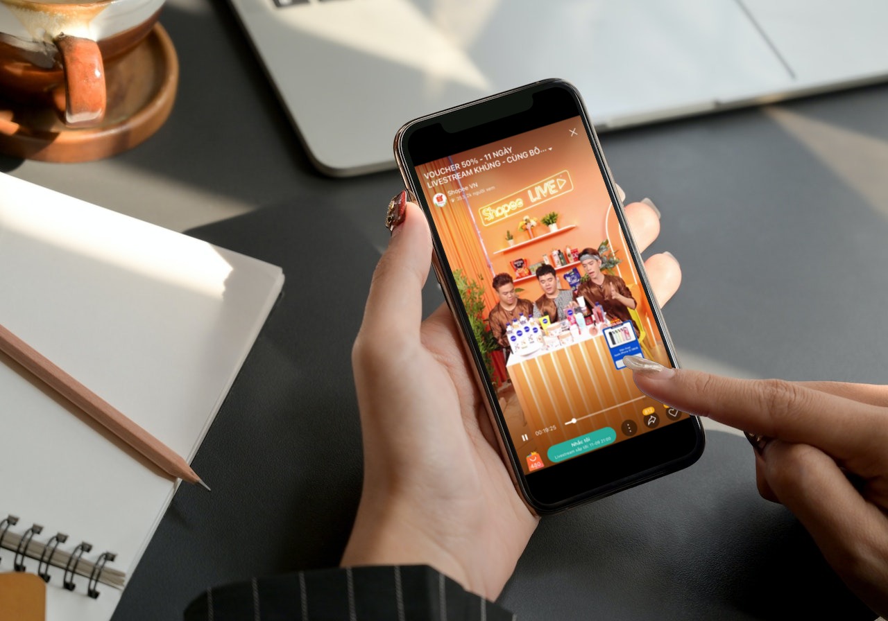 Shopee tăng chuỗi livestream mừng sinh nhật 12.12, doanh nghiệp hưởng lợi - Ảnh 1.