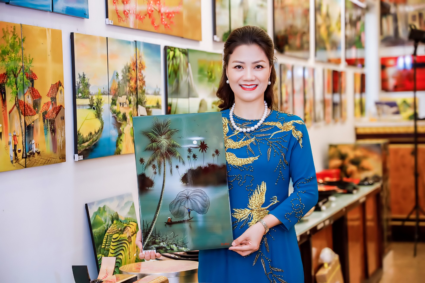 CEO Nguyễn Thị Minh Thu: Người truyền lửa cho cộng đồng với nghệ thuật sơn mài - Ảnh 1.