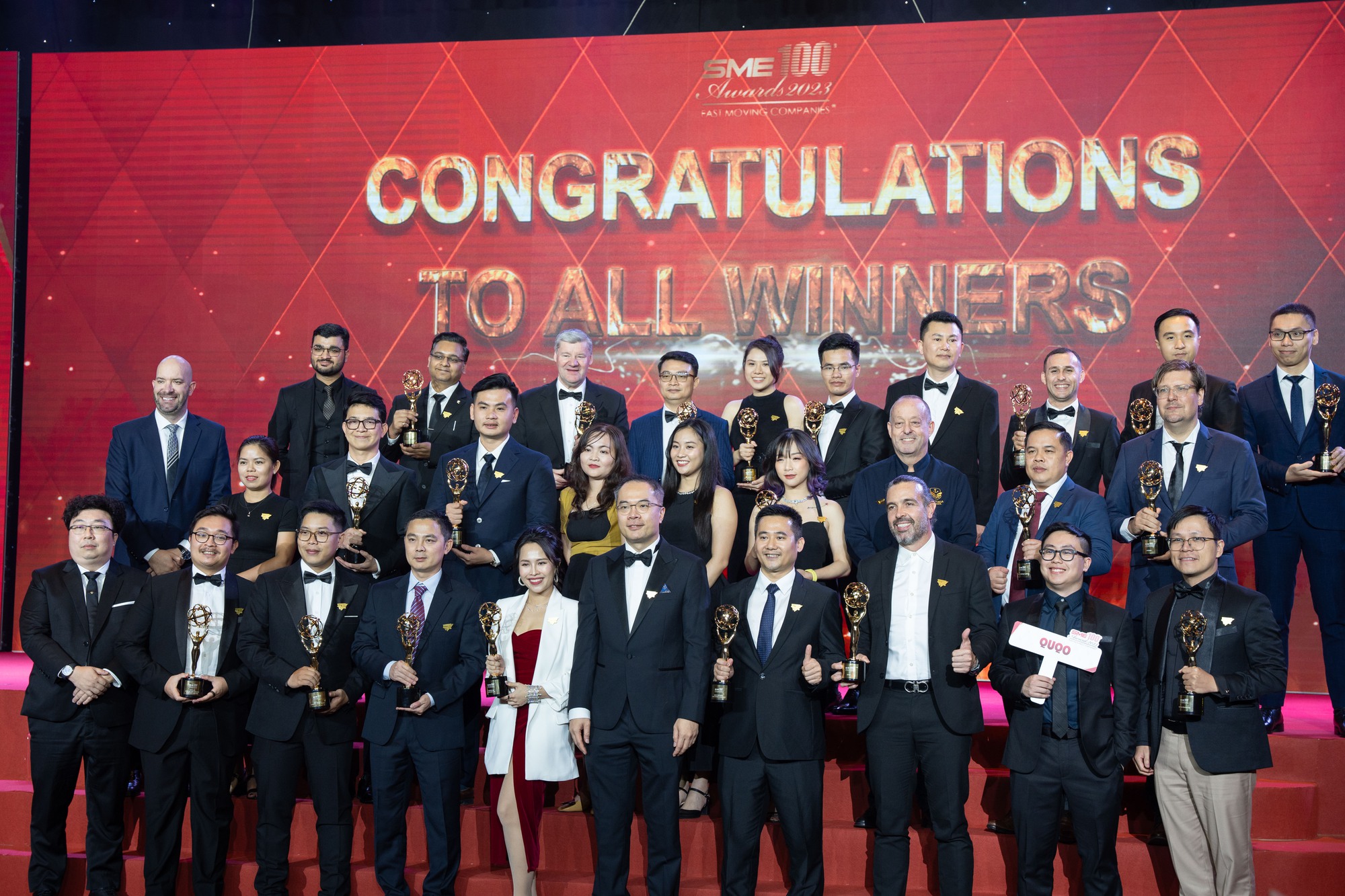 Victoria School vinh dự nhận giải thưởng SME100 Awards 2023: Vietnam Fast Moving Companies - Ảnh 2.