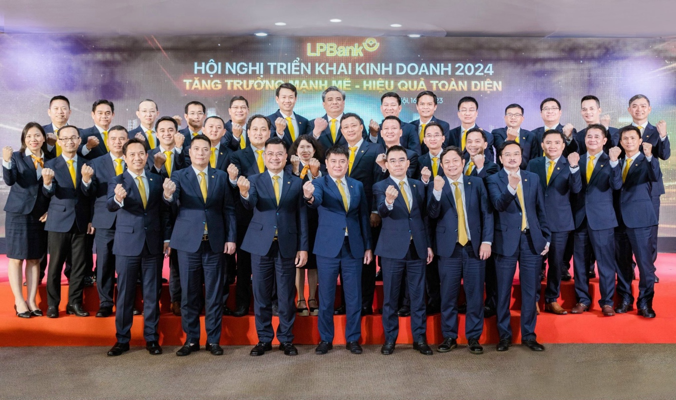 Hội nghị kinh doanh LPBank 2024: Tăng trưởng mạnh mẽ - Hiệu quả toàn diện - Ảnh 1.