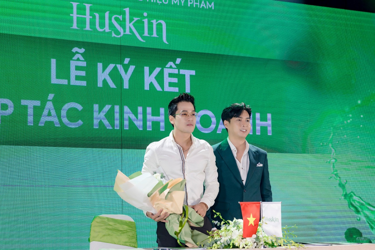 Vợ chồng Hồ Quang Hiếu ra mắt thương hiệu mỹ phẩm Huskin - Ảnh 3.