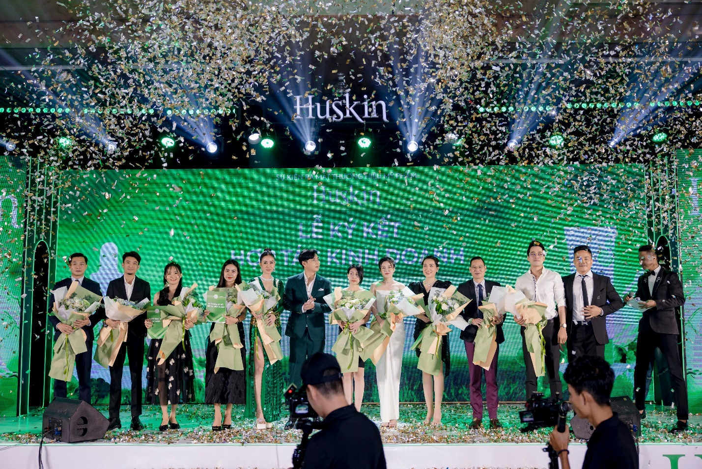 Vợ chồng Hồ Quang Hiếu ra mắt thương hiệu mỹ phẩm Huskin - Ảnh 5.