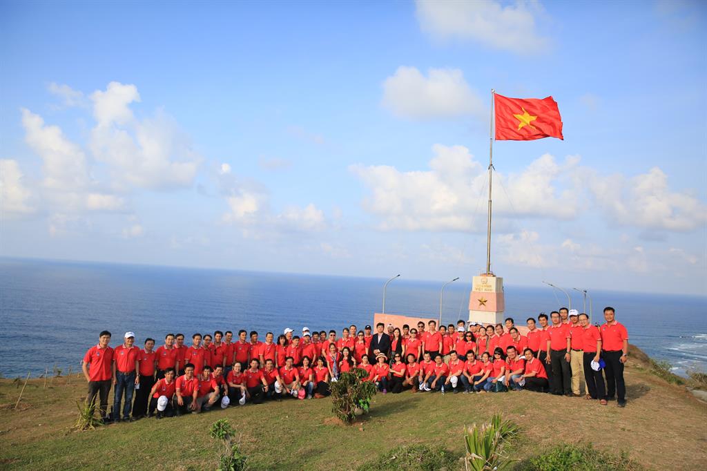 Công ty Lọc hóa dầu Bình Sơn - hành trình 15 năm xây dựng và phát triển - Ảnh 1.