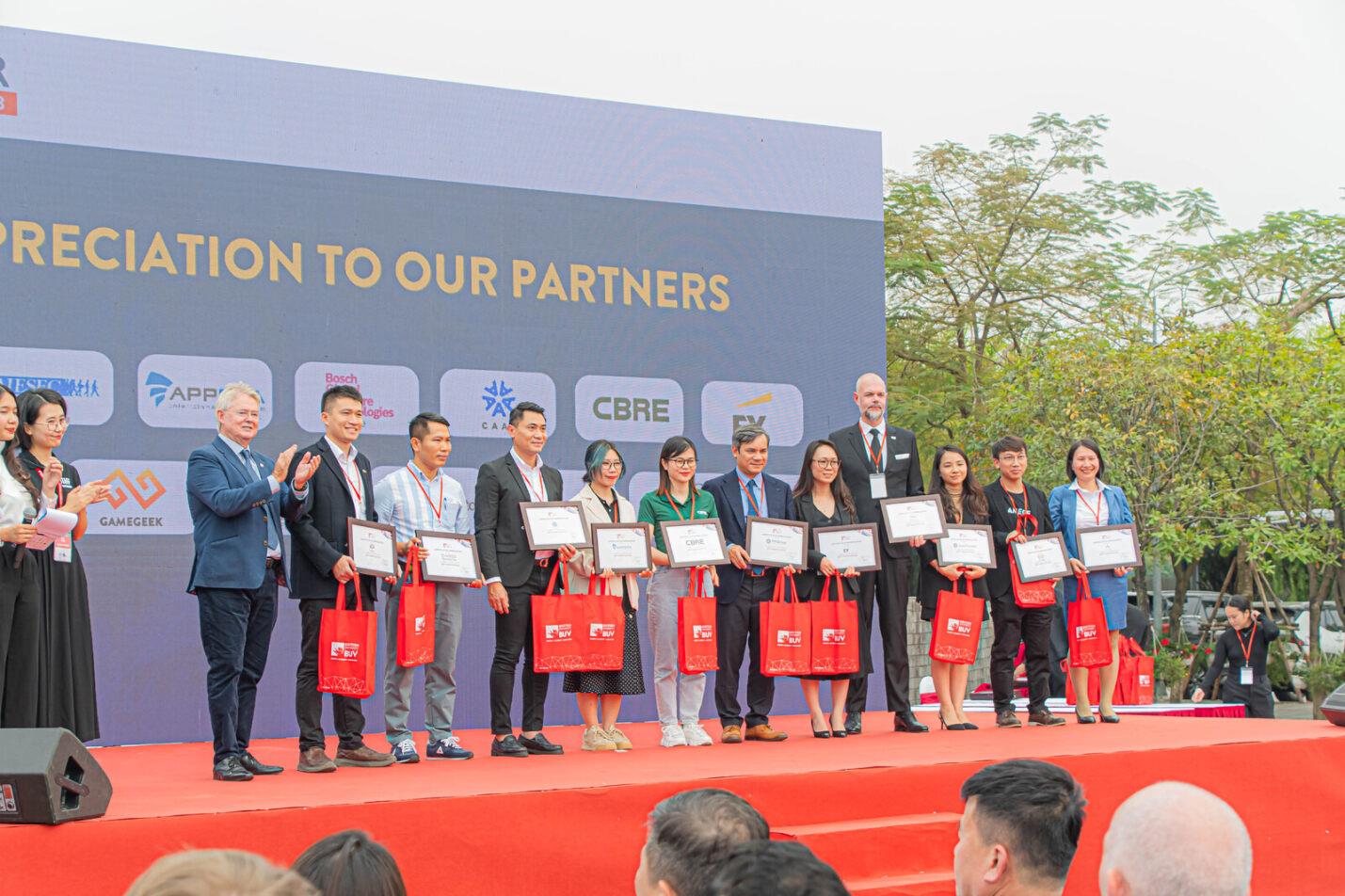 BUV Career Fair 2023: Rộng mở sự nghiệp tại các tập đoàn danh tiếng - Ảnh 2.