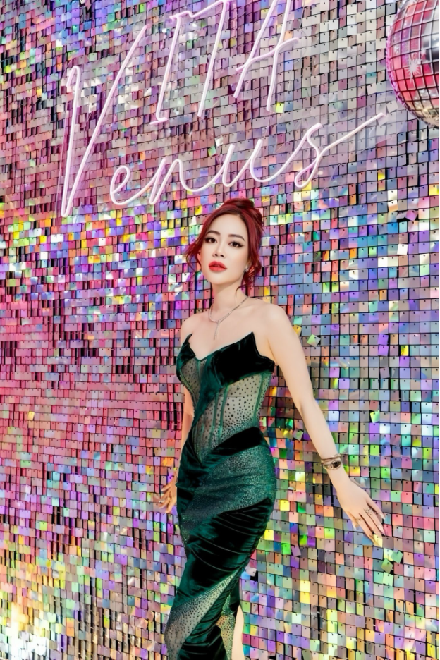 Siêu mẫu Võ Hoàng Yến, diễn viên Khánh Huyền khoe nhan sắc mỗi người một vẻ tại sự kiện VITA Venus Gala Dinner - Ảnh 7.