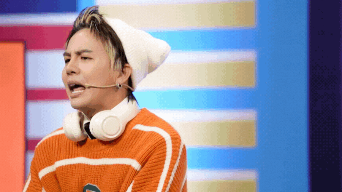 Duy Khánh mang quà Giáng sinh 100 triệu đến Chuyện Vui Sốp Pi 25.12 - Ảnh 2. Duy Khánh mang quà Giáng sinh 100 triệu đến Chuyện Vui Sốp Pi 25.12 - Ảnh 2.