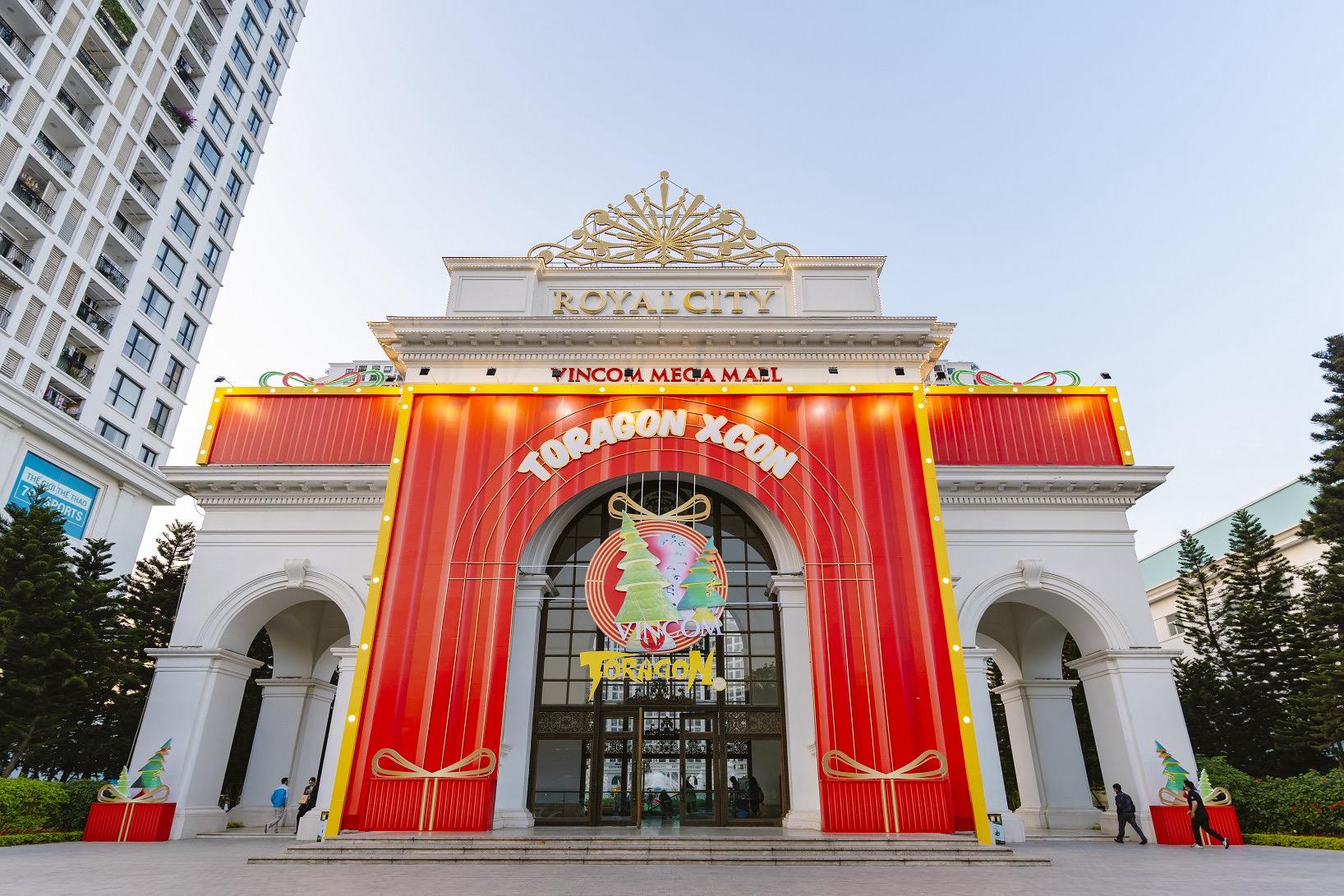 Loạt trải nghiệm thú vị tại Hội chợ Art toy Giáng sinh độc đáo tại Việt Nam - Ảnh 1.