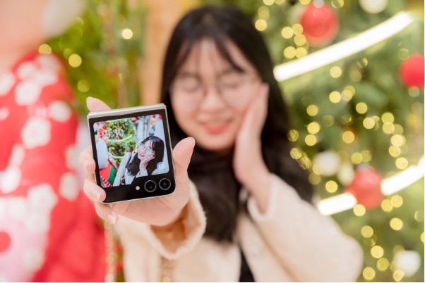 Tung tăng mùa lễ hội, đón giáng sinh ấm áp với Galaxy Z Flip5 - Ảnh 5.