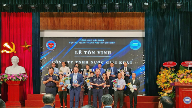 Suntory PepsiCo Việt Nam được Cục Hải quan TP.HCM tôn vinh là &quot;Doanh nghiệp tiêu biểu 2023&quot; - Ảnh 3.