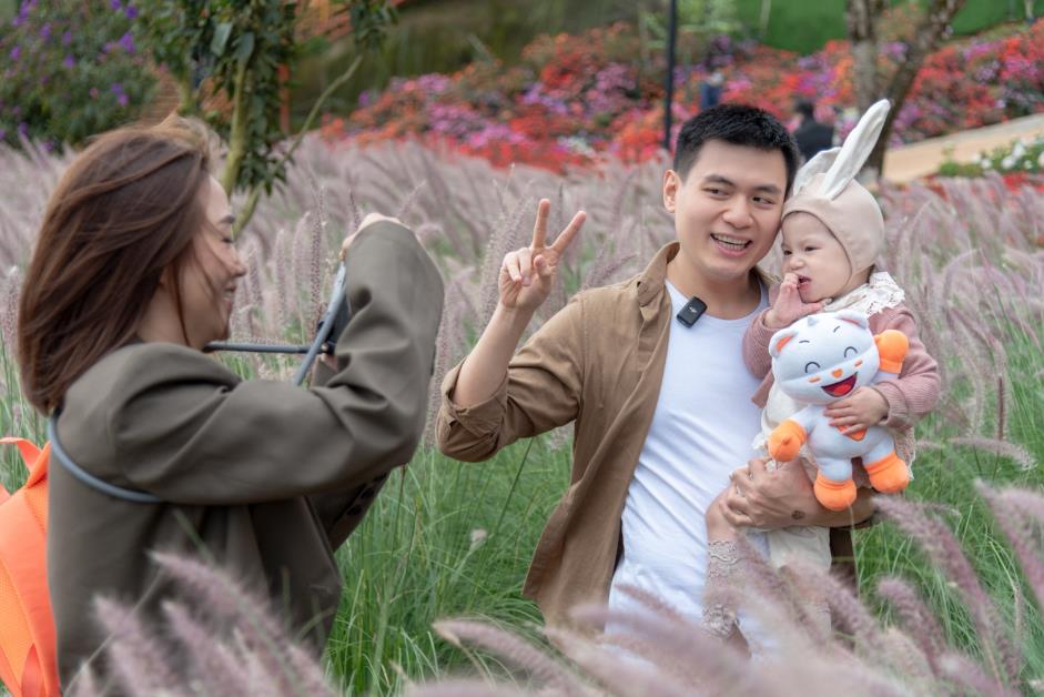 Pam Yêu Ơi - Một Câu Thoại Gây Sốt, MV Vẫn Trụ Vững Top Trending