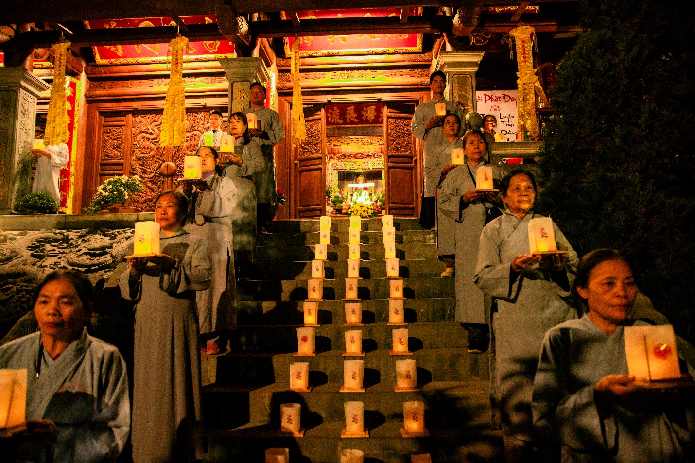 Lễ Vía Đức Phật A Di Đà lần đầu tiên được tổ chức trên đỉnh thiêng Fansipan - Ảnh 2.
