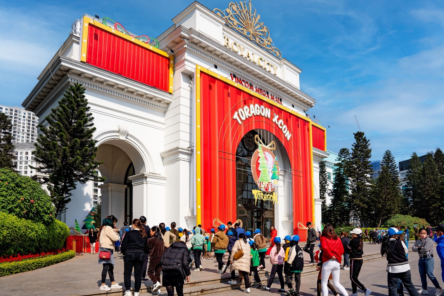Hội chợ Art toy Giáng sinh quốc tế tại Vincom “gây bão” dịp lễ hội cuối năm - Ảnh 1.