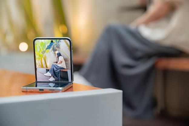 Nhả vía năm mới bội phần linh hoạt: Các bạn trẻ Việt đã cháy hết mình cùng Galaxy Z5 Series thế này đây - Ảnh 8.