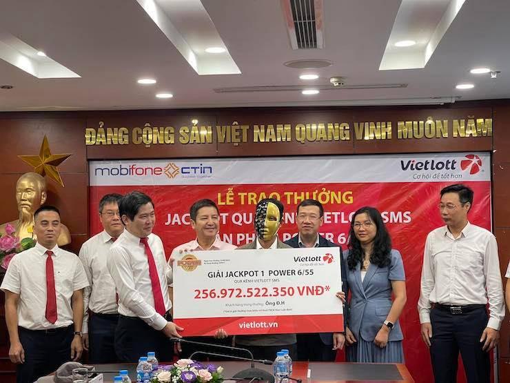 70 người chơi trúng giải thưởng tiền tỷ qua Vietlott SMS - Ảnh 1.