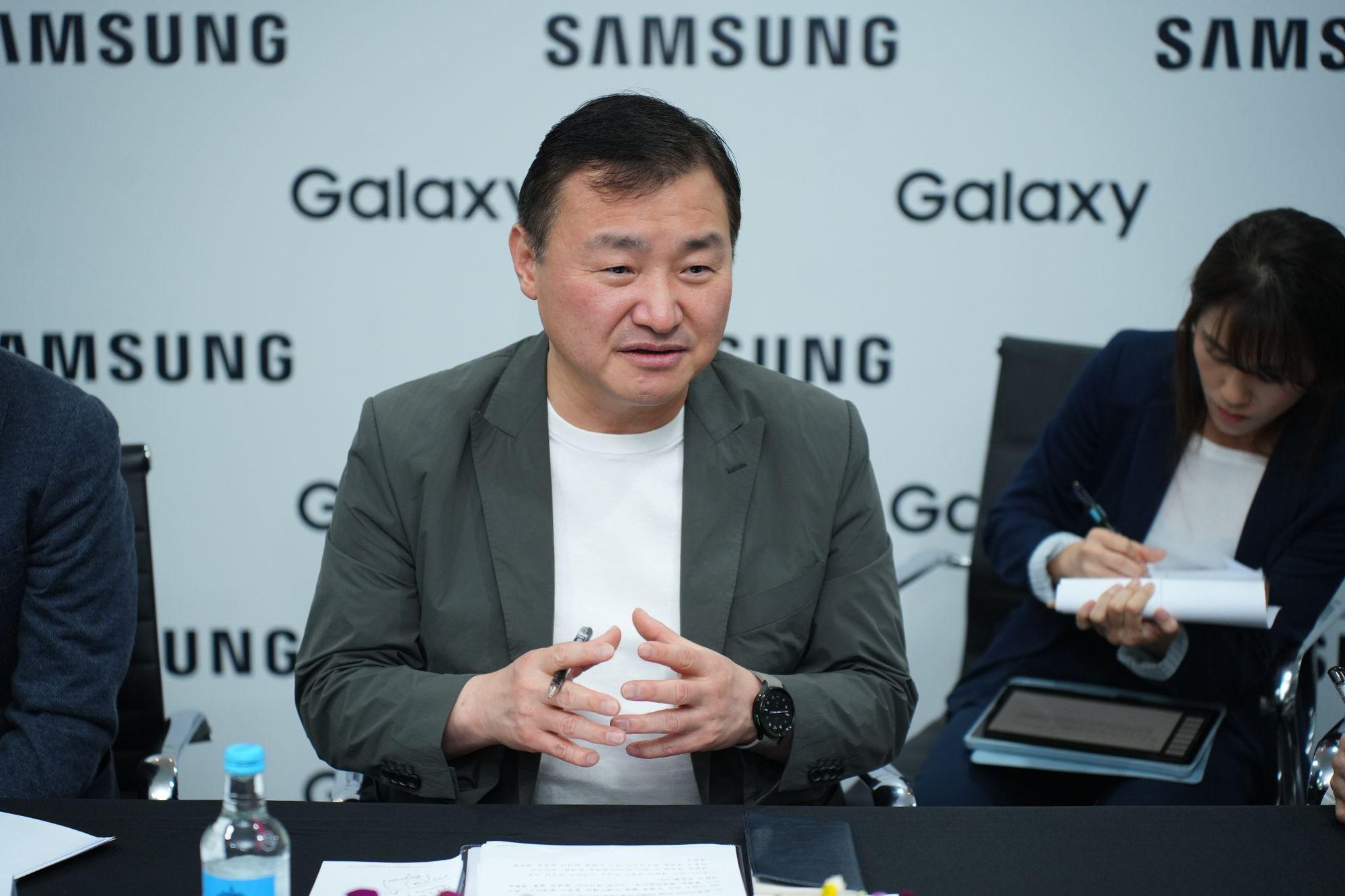 Nghe lãnh đạo Samsung toàn cầu chia sẻ về Galaxy S23 - chiếc smartphone &quot;xanh&quot; đặc biệt trong giới công nghệ - Ảnh 1.