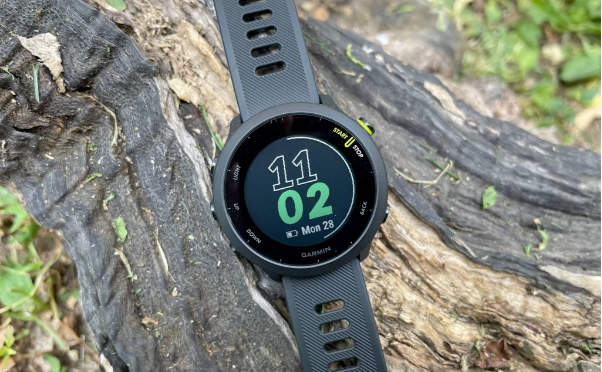 Gợi ý 3 mẫu đồng hồ Garmin đáng mua tuỳ theo nhu cầu chị em - Ảnh 1.