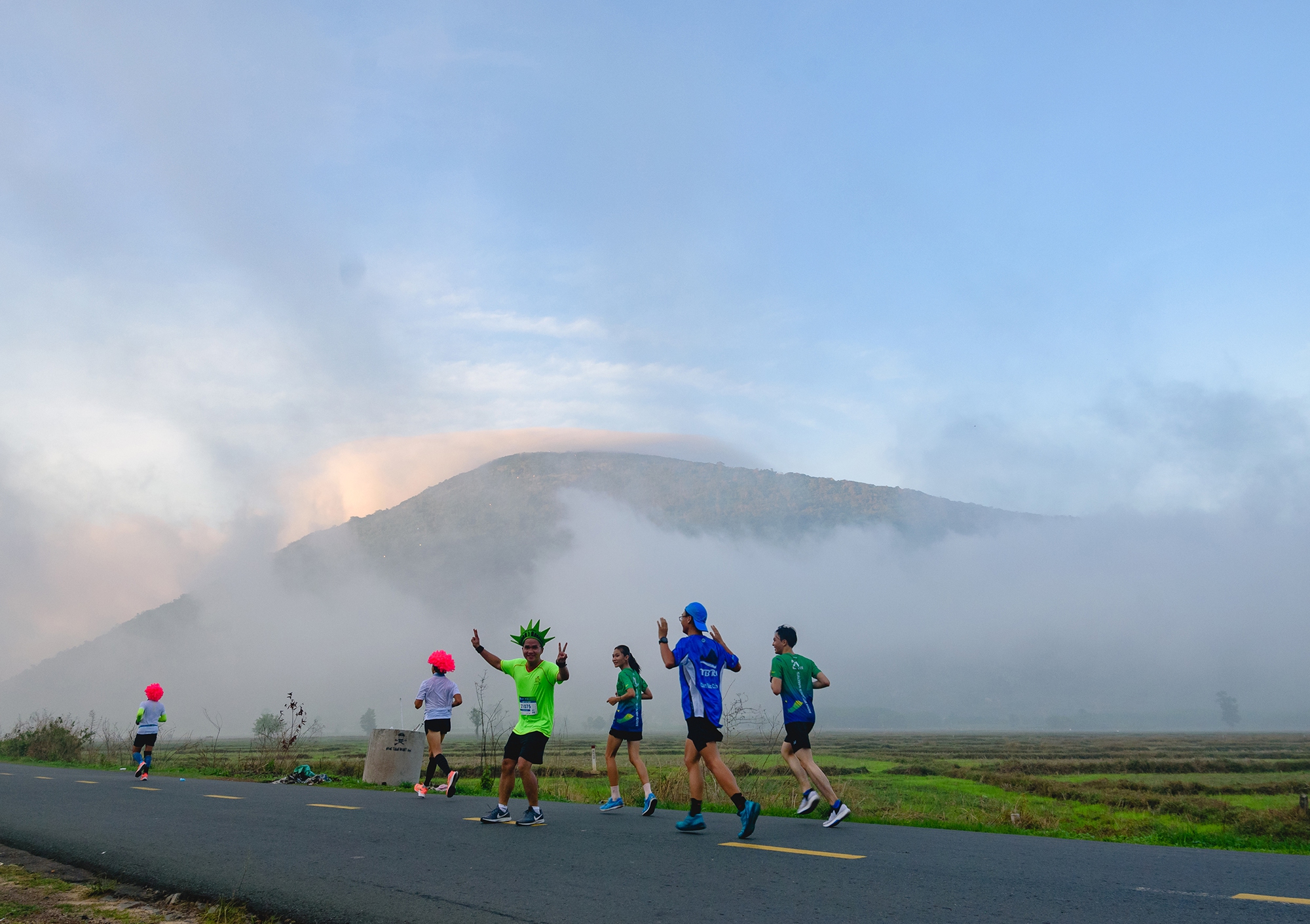 Chính thức khởi động Giải chạy BaDen Mountain Marathon 2023 – Đường chạy Huyền thoại - Ảnh 3.