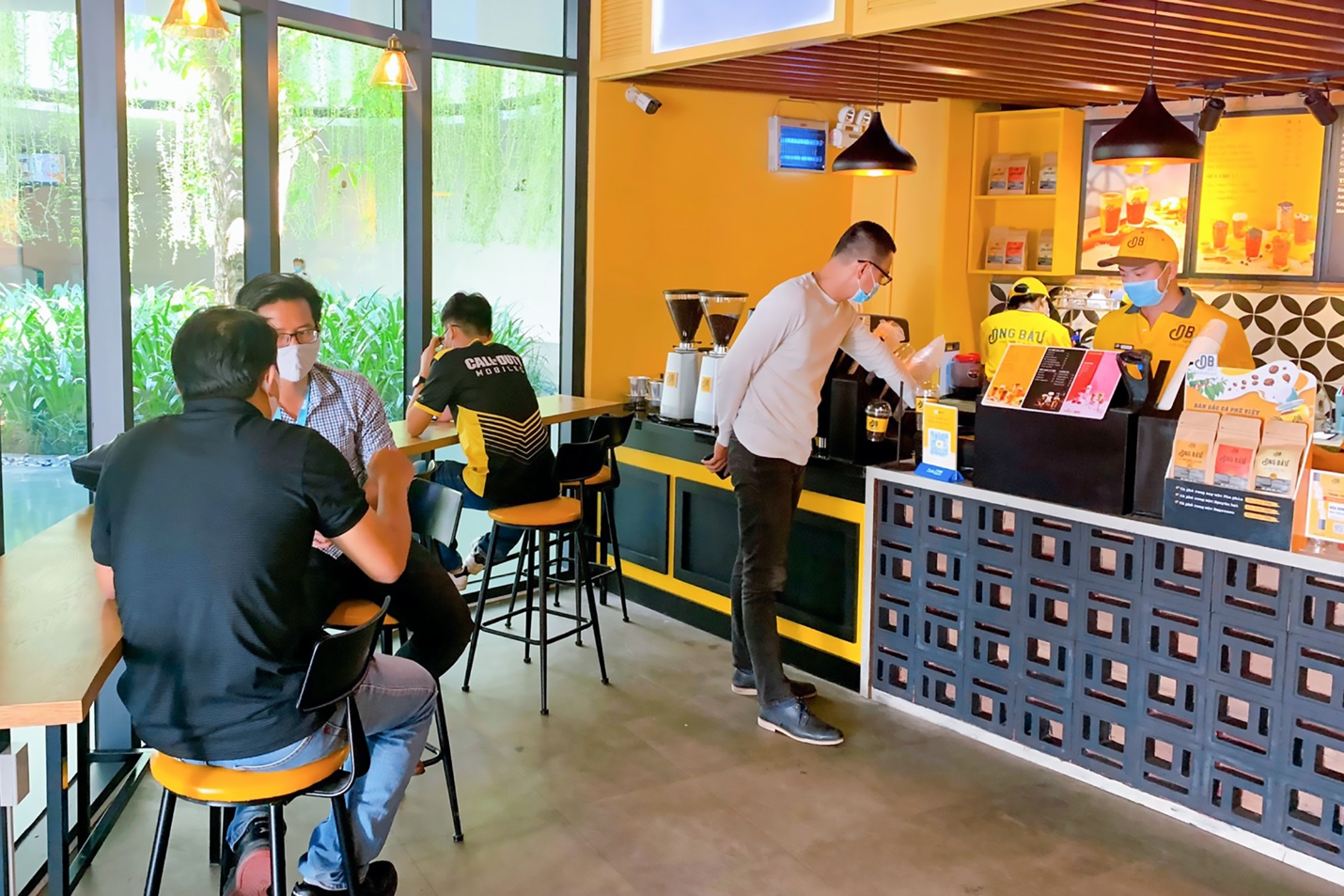 Nhìn lại chặng đường 3 năm kết nối và phát triển ngoạn mục của chuỗi cà phê Ông Bầu - Ảnh 1. Nhìn lại chặng đường 3 năm kết nối và phát triển ngoạn mục của chuỗi cà phê Ông Bầu - Ảnh 1.