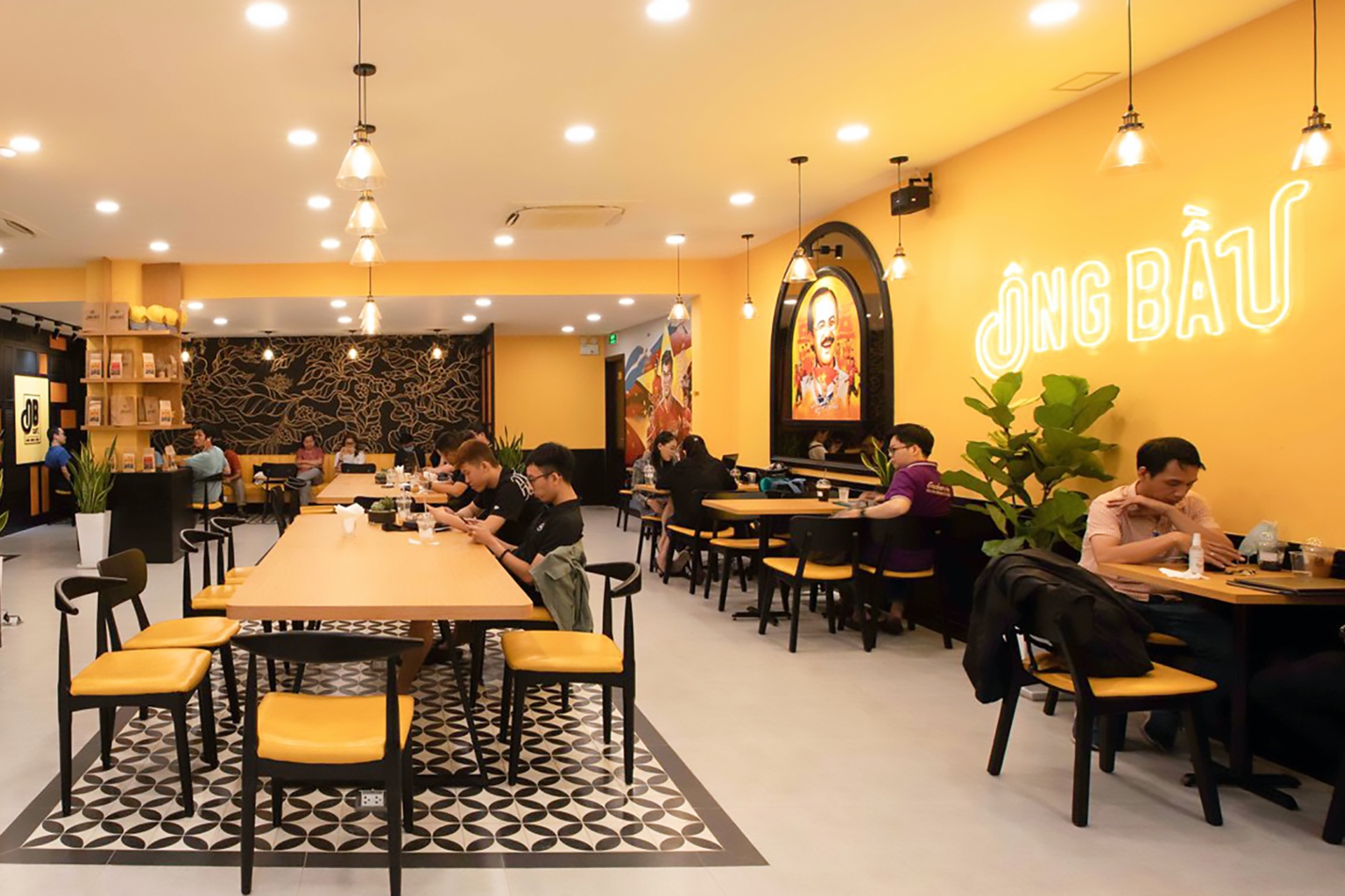 Nhìn lại chặng đường 3 năm kết nối và phát triển ngoạn mục của chuỗi cà phê Ông Bầu - Ảnh 2. Nhìn lại chặng đường 3 năm kết nối và phát triển ngoạn mục của chuỗi cà phê Ông Bầu - Ảnh 2.