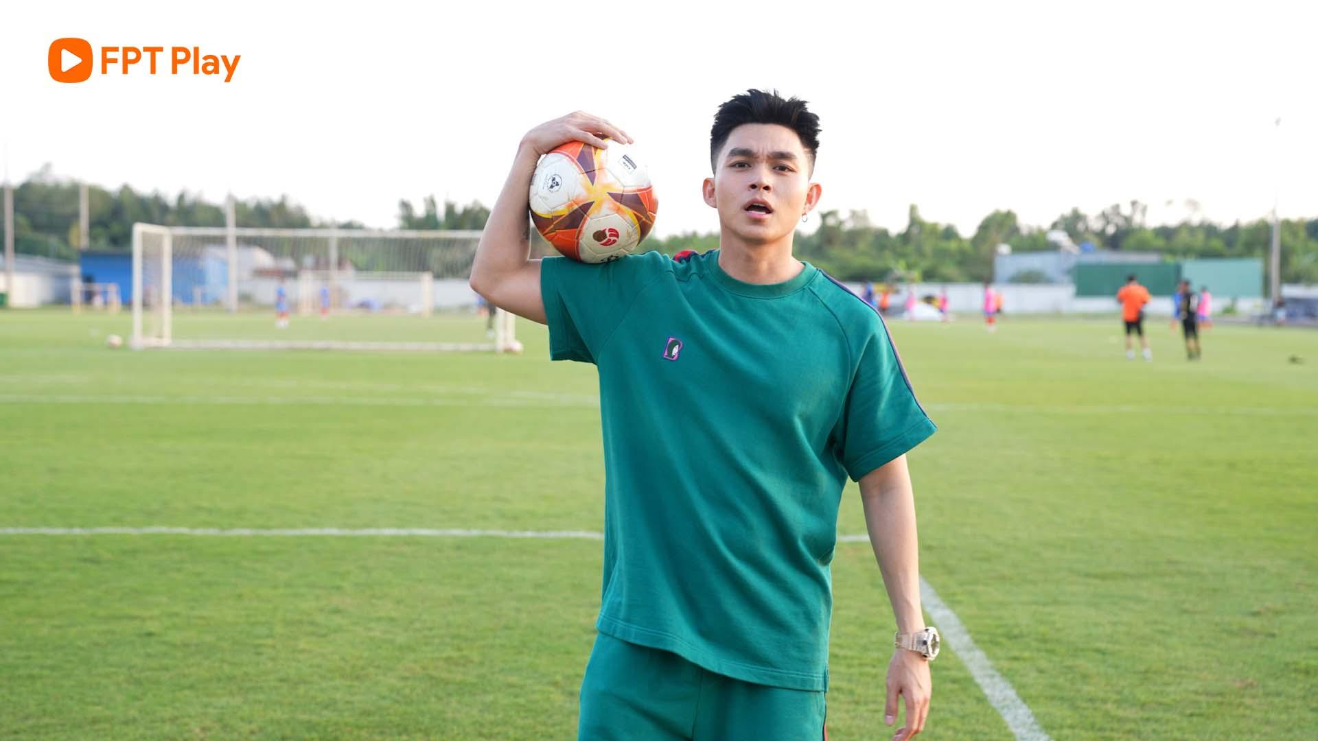 ‘Thỏ Trắng’ Jun Phạm đồng hành cùng V.League trên FPT Play - Ảnh 1.