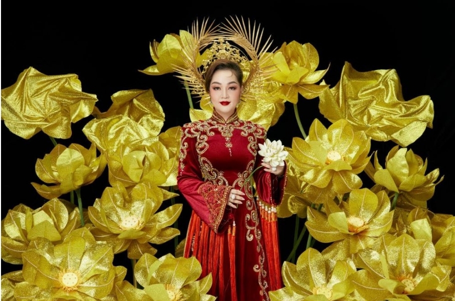 Hoa hậu Hoàng Thanh Nga và các trang phục dự thi Mrs. Hoàn Vũ - Ảnh 1.