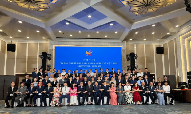 TGĐ FPT được bầu là Phó Chủ tịch Hội Doanh nhân trẻ Việt Nam - Ảnh 1.