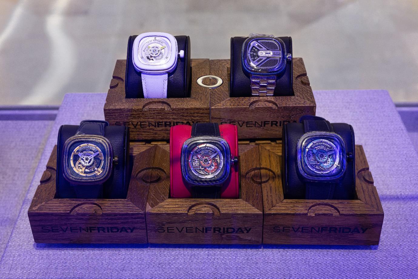 S&S Group tổ chức buổi Triển lãm SevenFriday x Reka Bucsi ngay giữa lòng TP.HCM - Ảnh 4.