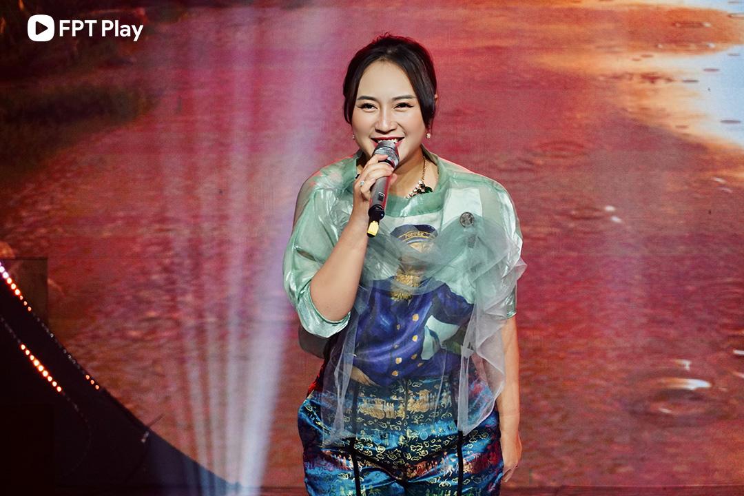 Phùng Khánh Linh không còn là “cô bé hát trong tủ” - Ảnh 5.