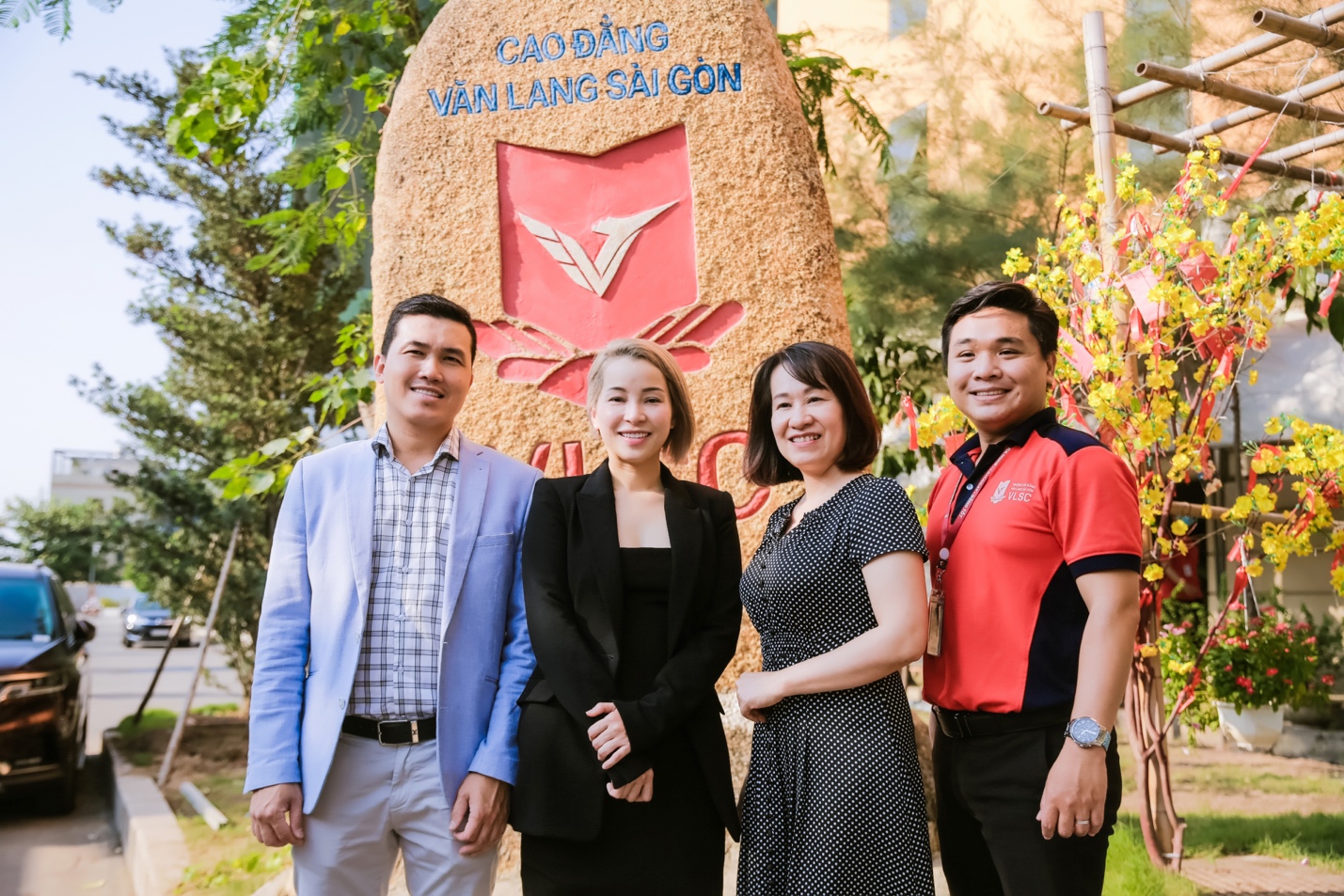 Sinh viên Cao đẳng Văn Lang Sài Gòn gặp gỡ chuyên gia làm đẹp Nguyễn Bảo Châu - Ảnh 3.