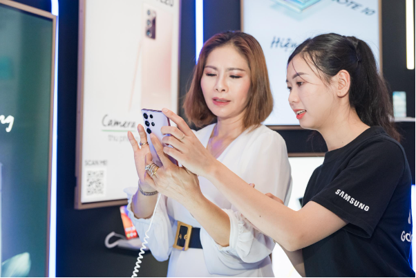 Bảo tàng TP Hồ Chí Minh thay bộ cánh lộng lẫy trong đêm hội tri ân người dùng Samsung Galaxy Note - Ảnh 15.