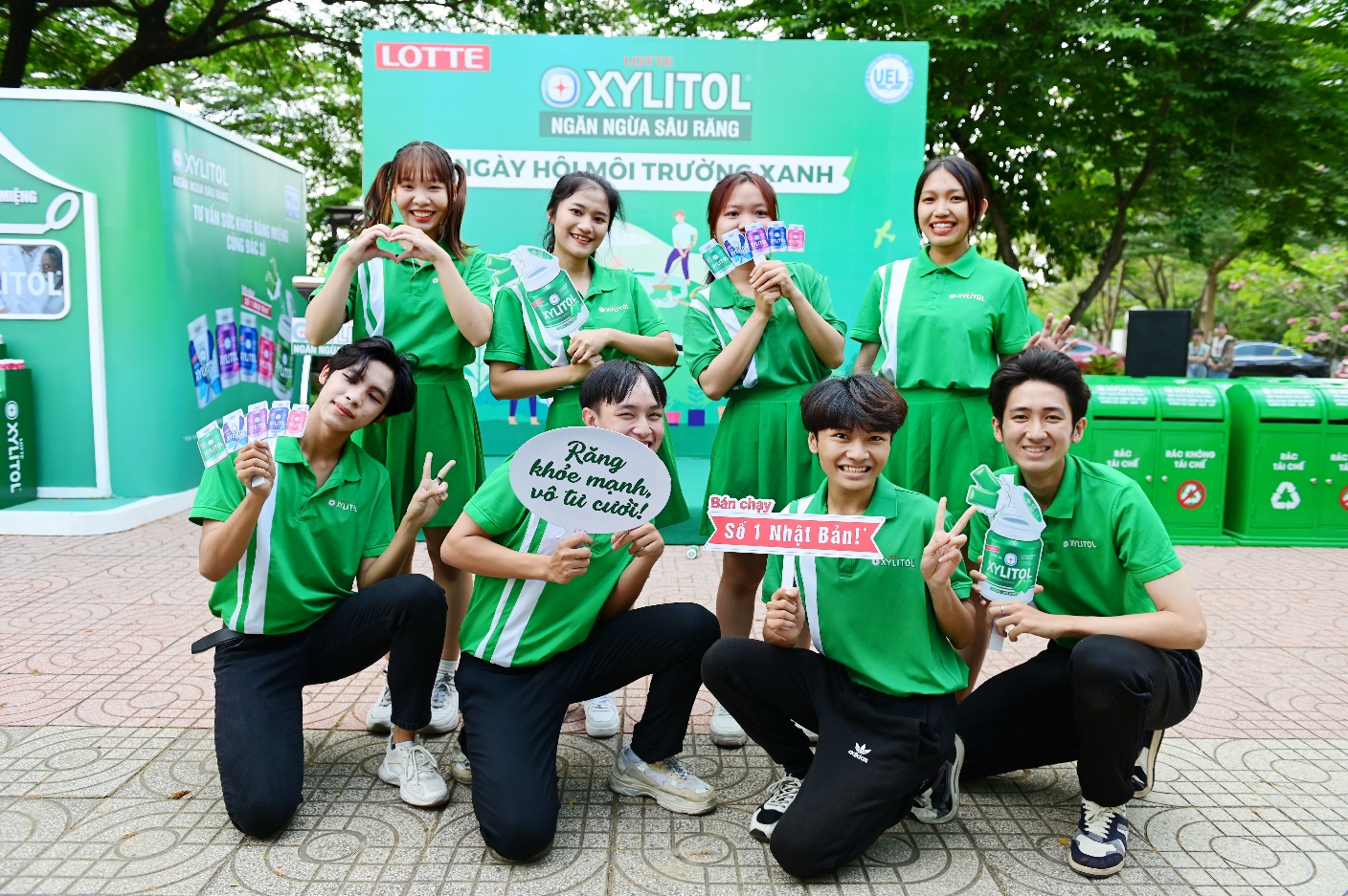 Ra quân chiến dịch “Bảo vệ môi trường học đường xanh - sạch - đẹp cùng Lotte Xylitol” - Ảnh 2.