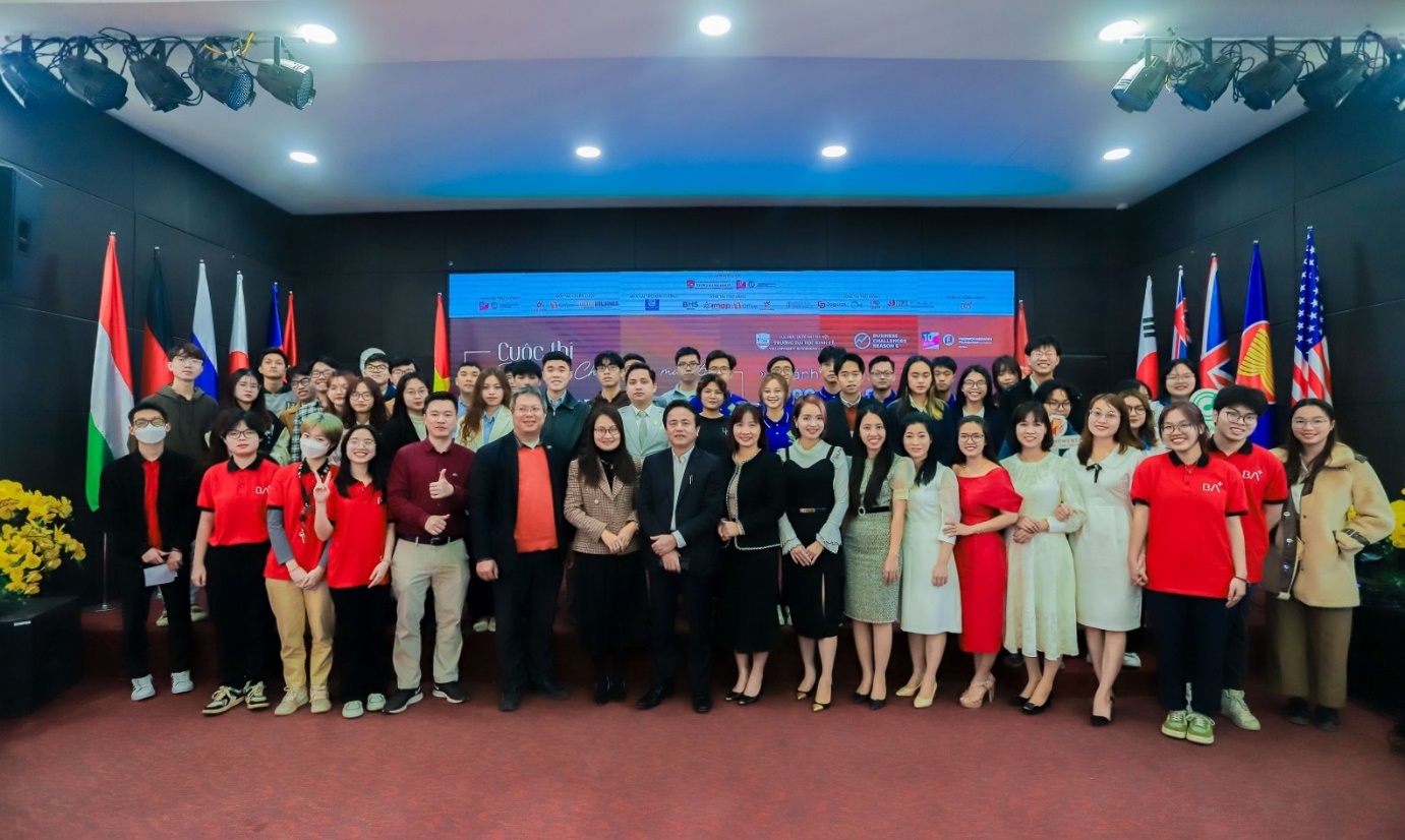Cuộc thi về khởi nghiệp (UEB Business Challenges) dành cho sinh viên Việt Nam bước vào vòng Chung kết gay cấn - Ảnh 1.