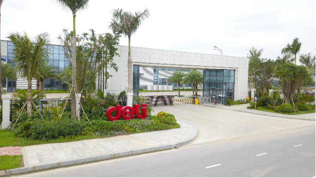 Sơn T&ugrave;ng M-TP l&agrave; đại sứ thương hiệu đầu ti&ecirc;n của văn ph&ograve;ng phẩm Deli tại Việt Nam - Ảnh 1.