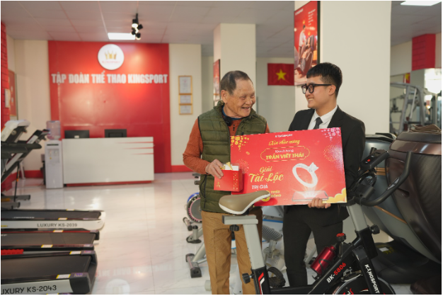 Hiểu giấc mơ xế hộp của các gia đình: KingSport &quot;chịu chơi&quot; tặng xe Vinfast VF8 - Ảnh 2.
