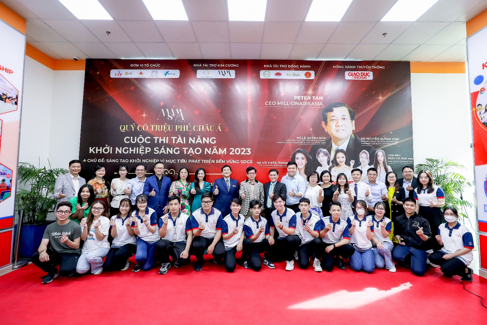 Tỷ phú Singapore truyền cảm hứng cho sinh viên về tinh thần khởi nghiệp - Ảnh 1.