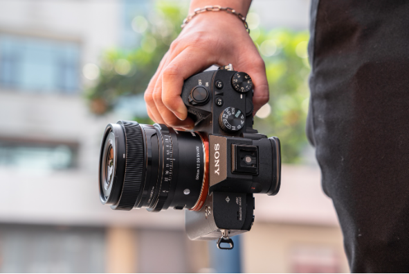 Ra mắt Sigma 50mm F2 DG DN (C): Đỉnh cao lens 50mm siêu nhỏ gọn, giá mềm hơn! - Ảnh 2.