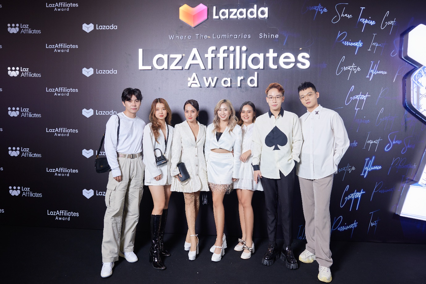 Hoa hậu Thùy Tiên, Võ Hà Linh, Chloe Nguyễn cùng dàn KOLs tỏa sáng tại lễ trao giải LazAffiliates Award 2023 - Ảnh 5.