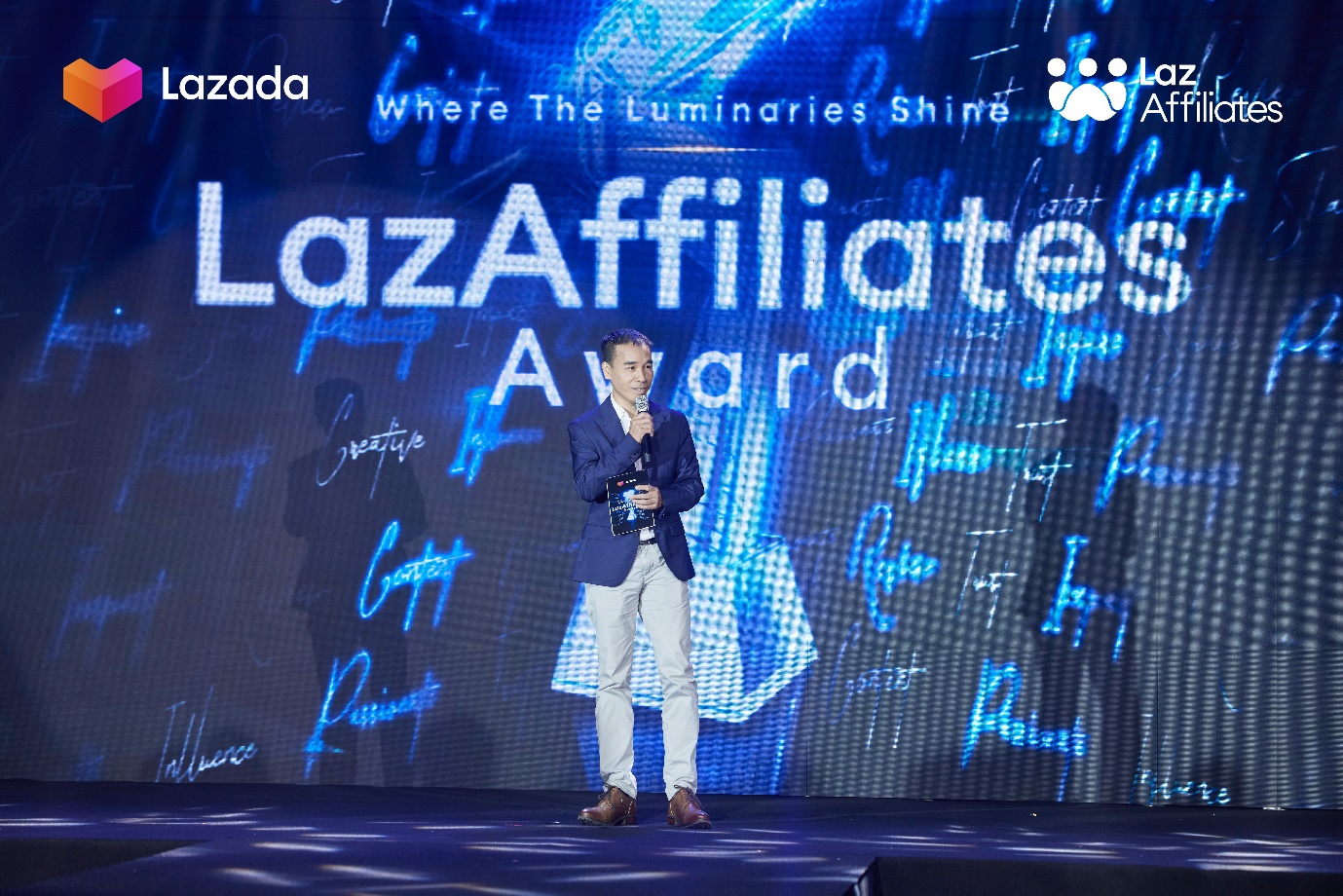 Hoa hậu Thùy Tiên, Võ Hà Linh, Chloe Nguyễn cùng dàn KOLs tỏa sáng tại lễ trao giải LazAffiliates Award 2023 - Ảnh 9.