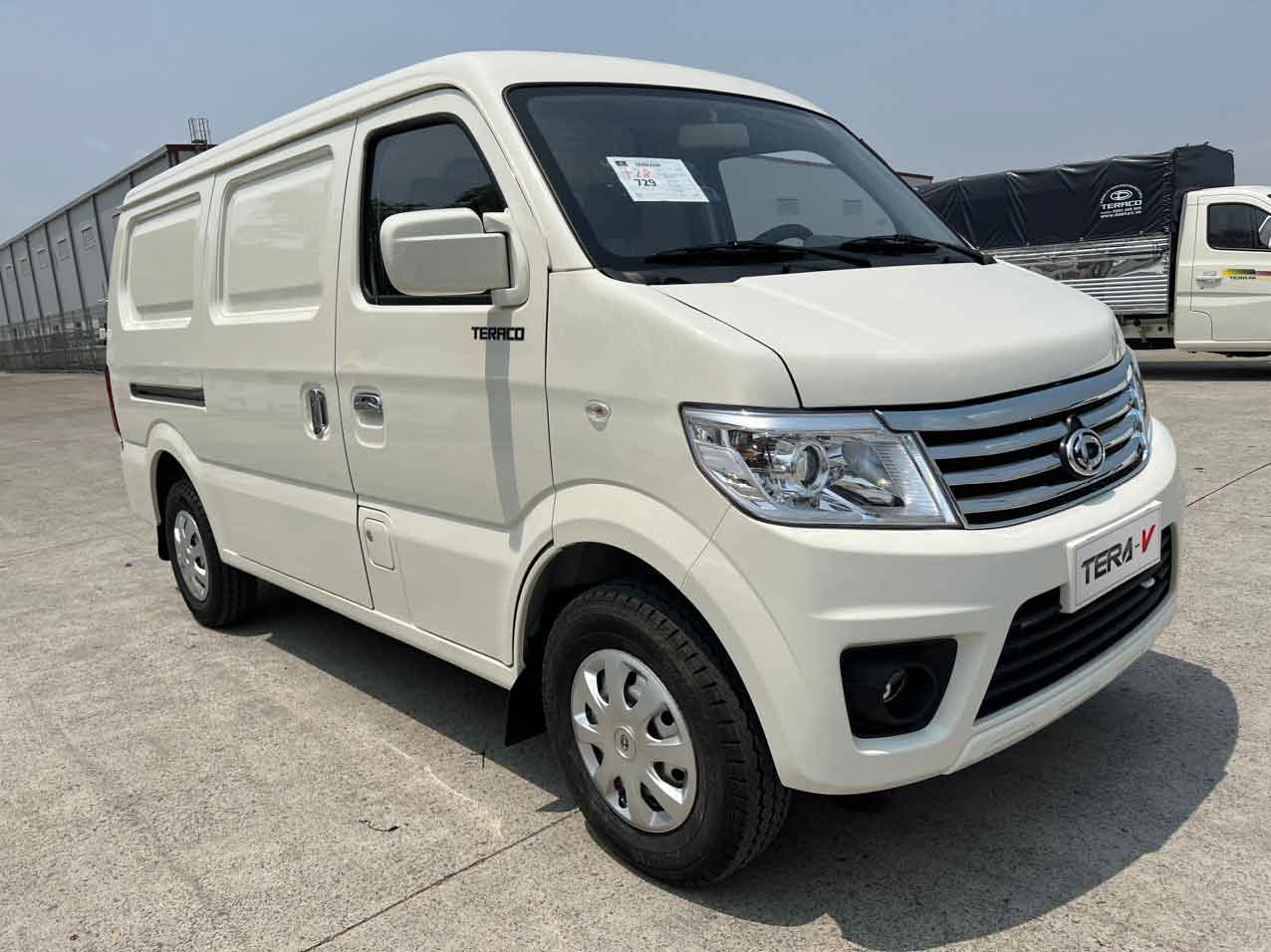 Xe tải van TERA-V nâng cấp từ ngoại thất đến nội thất, giá không đổi kèm ưu đãi lớn - Ảnh 4.