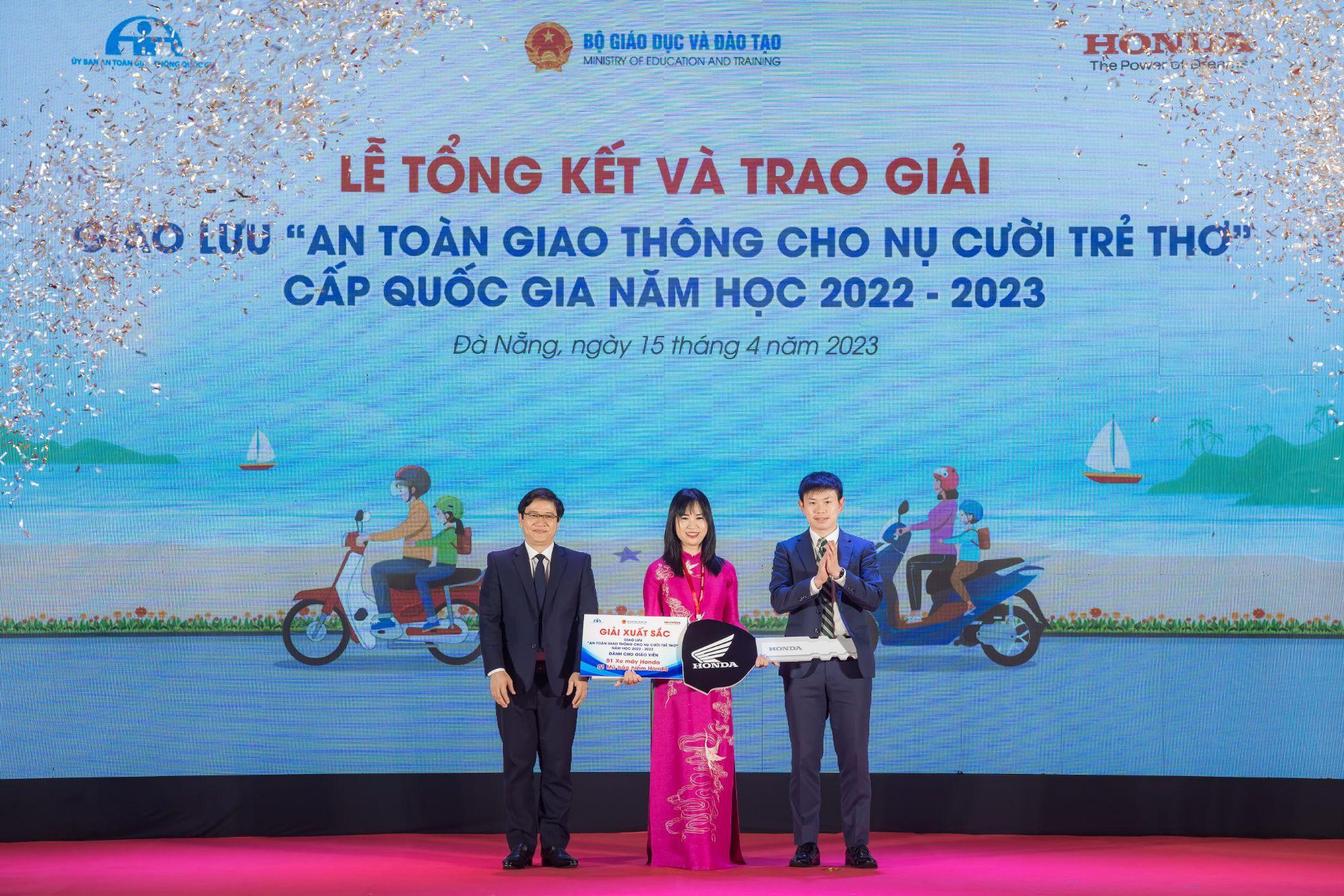 Honda Việt Nam trao hơn 1.500 giải trong cuộc thi &quot;An toàn giao thông cho nụ cười trẻ thơ&quot; năm học 2022 - 2023 - Ảnh 3.