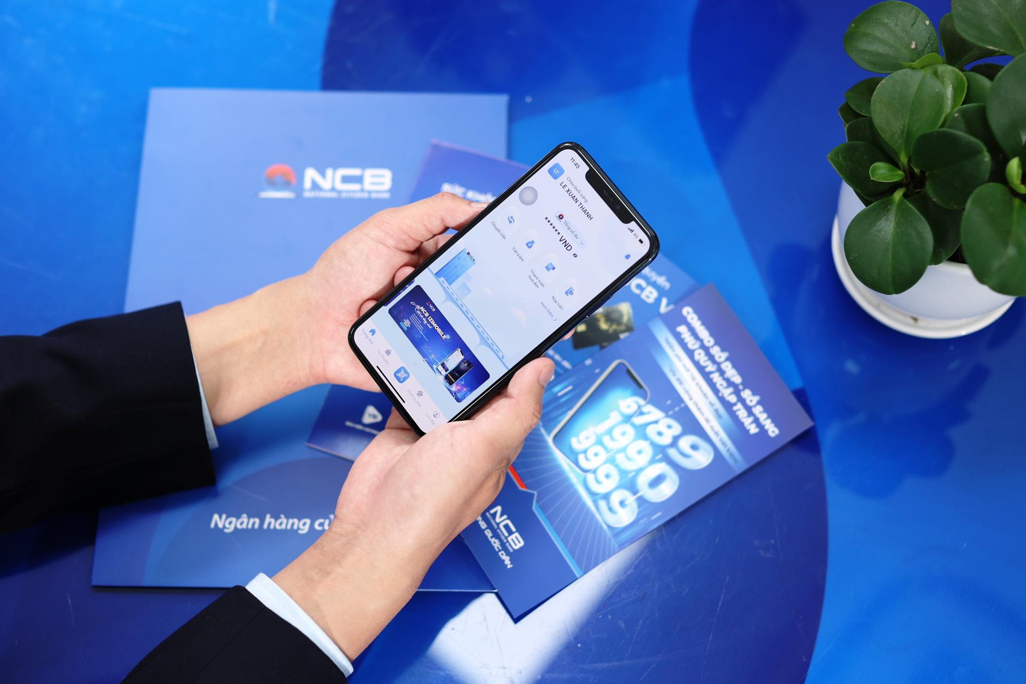 Sống nhẹ nhàng cùng “Ngân hàng số gọn gàng” NCB iziMobile - Ảnh 1.
