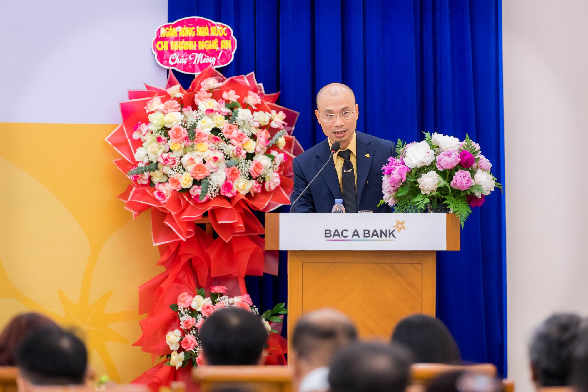 BAC A BANK thông qua phương án tăng vốn điều lệ lên gần 9.900 tỷ đồng - Ảnh 3.